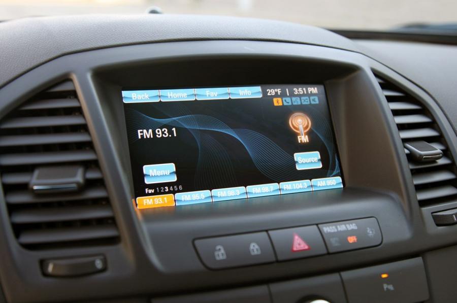  Buick Regal eAssist 2012 года  (фото 17 из 48)